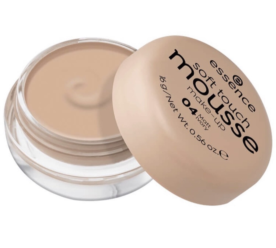 Phấn tươi Đức Essence Soft Touch Mousse 16g tông màu 04 cho da sáng trung bình