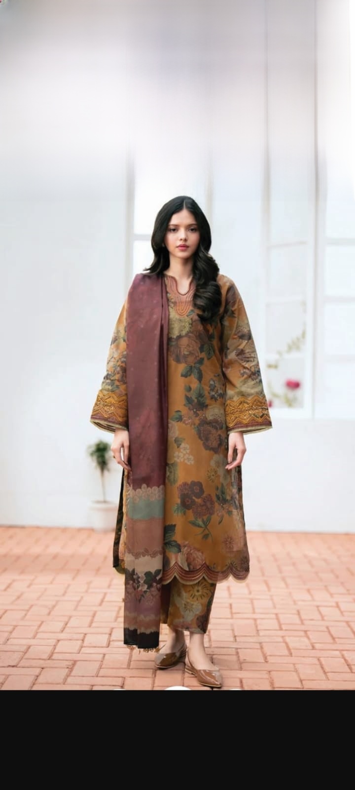 Swiss%20Lawn%20Unstitched%203-Piece%20Suit%20with%20Silk,Tarkashi,Monar,Organza%20Dupatta%20-%20White,%20Traditional%20Wear%20for%20Women%20-%20Image%202