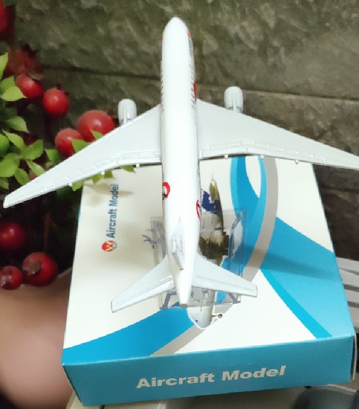 Mô hình máy bay tĩnh  B777 Air China 16cm