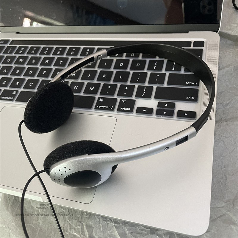 Fashion Vintage Retro Classic Headset 80s For Sony Panasonic CD MD Walkman MP3 Shooting Pose Model Headphone For Xiaomi Samsung CVFHHH. 