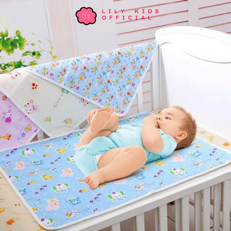 Chiếu lót chống thấm thay bỉm cho bé sơ sinh