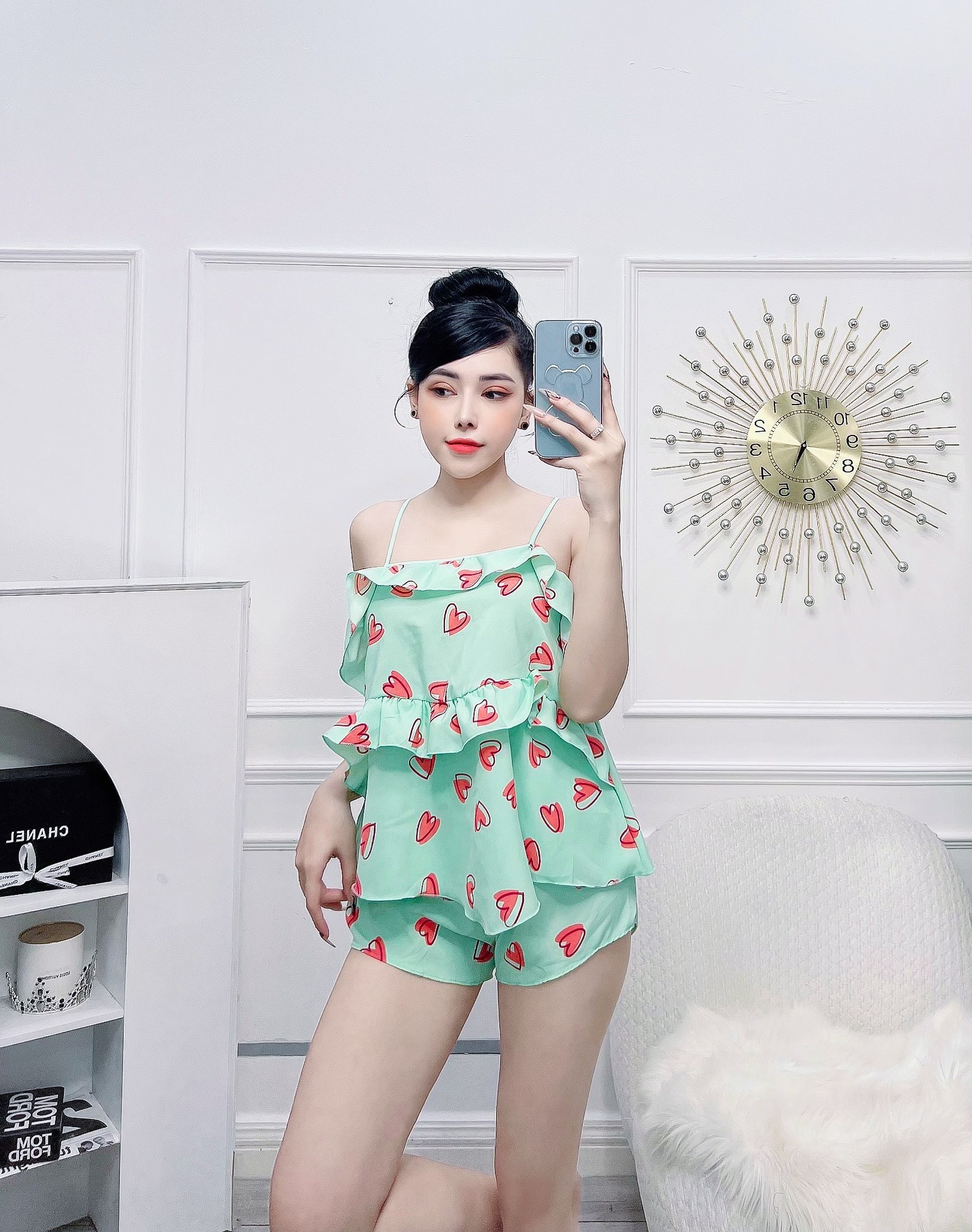 Set bộ đồ ngủ lụa hàn phối hoa hai dây size dưới 56kg