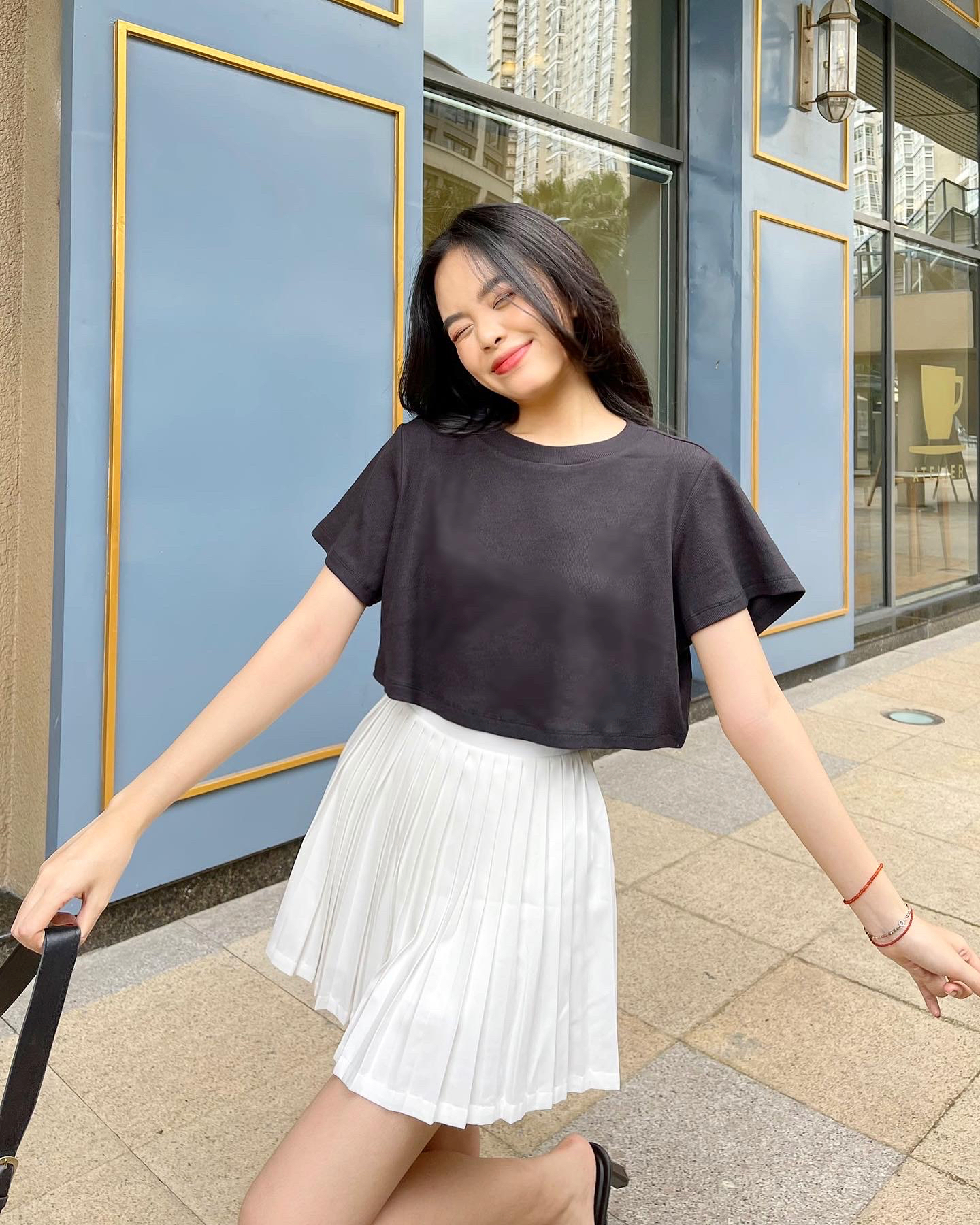 Áo crop-top tay ngắn cổ tròn | BASIC CROP-TOP - CLÉLIE