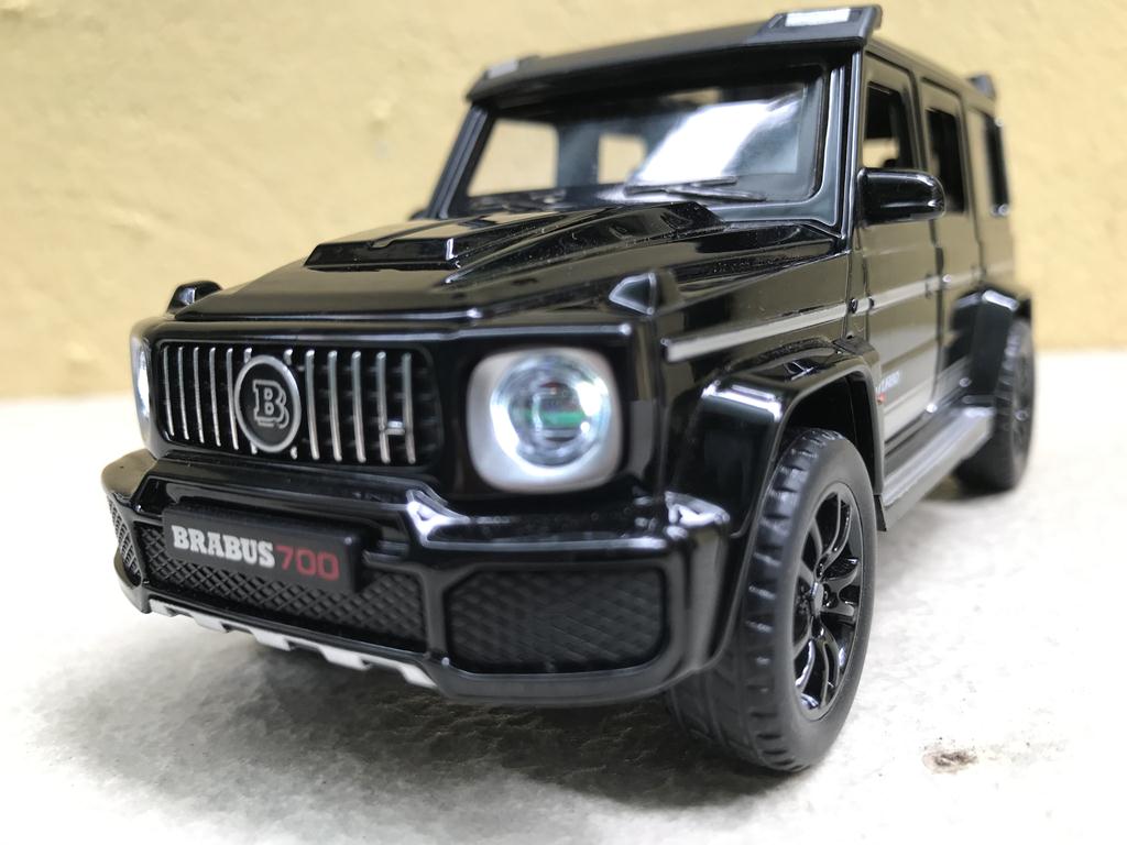 Mô hình xe ô tô Mercedes G700 BRABUS 1:32