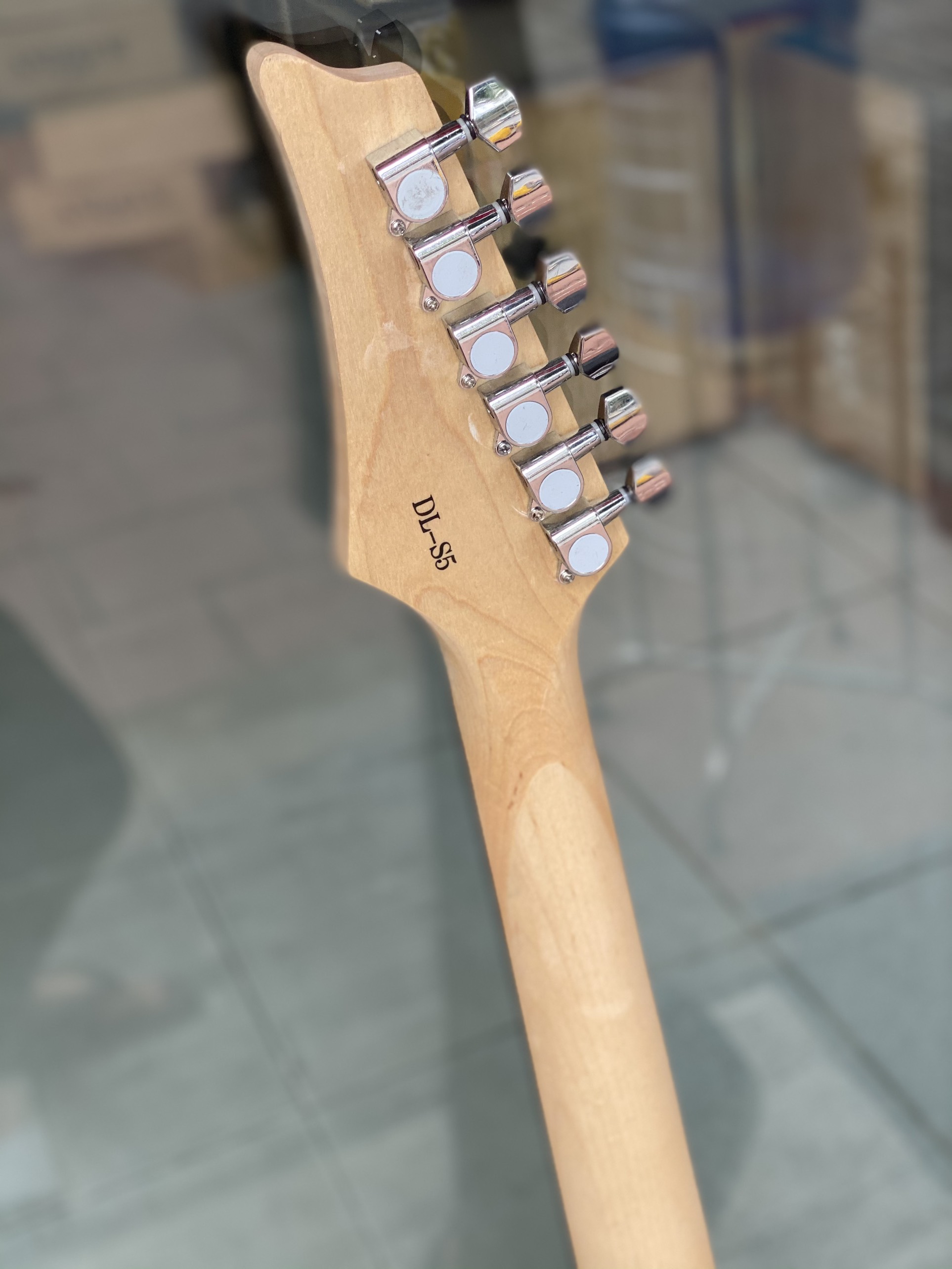 Đàn Guitar điện 5 mobin Dallas