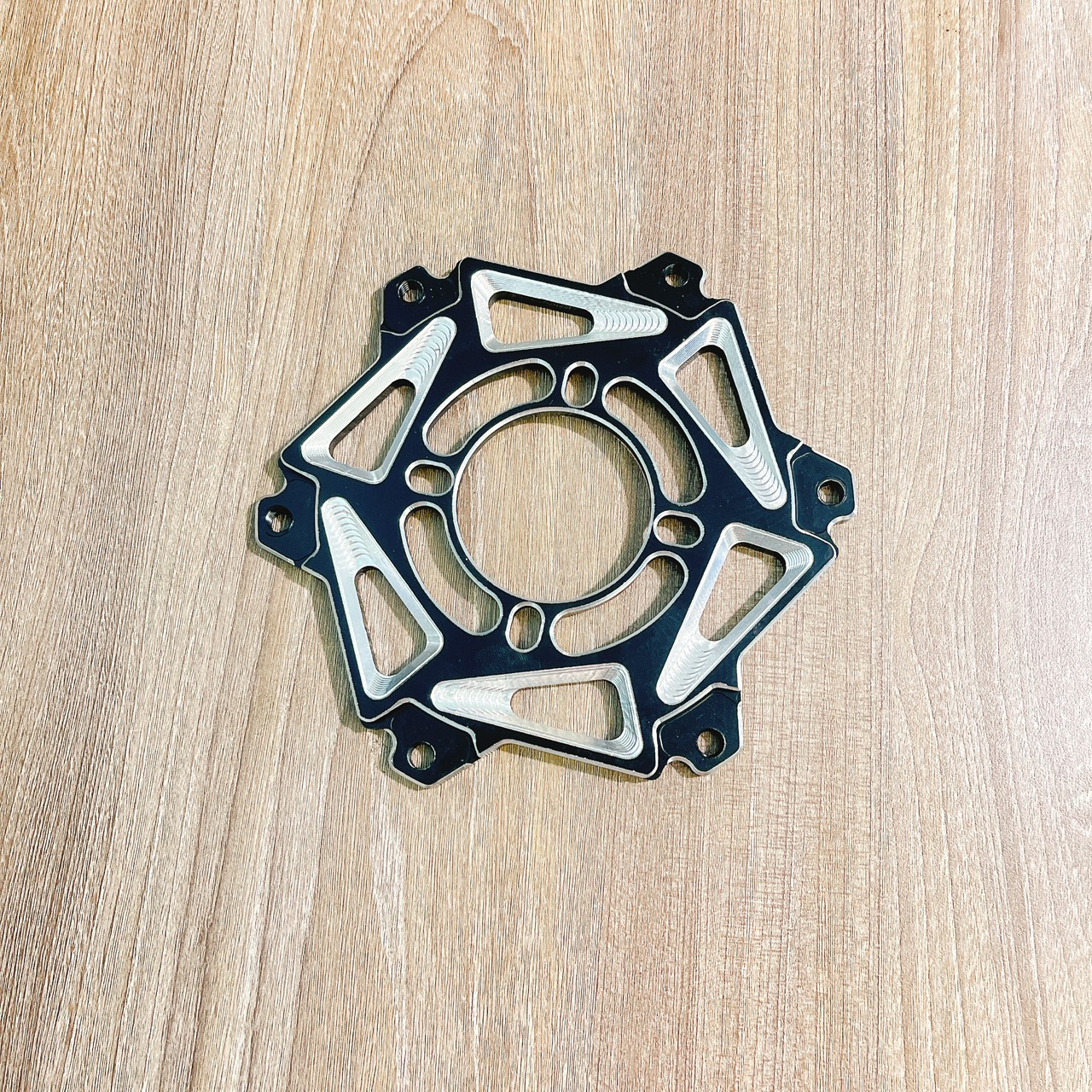 Lòng nhôm CNC cho đĩa Winner chia từ 6 lỗ ra 4 lỗ thông dụng Lòng 3D sắc sảo