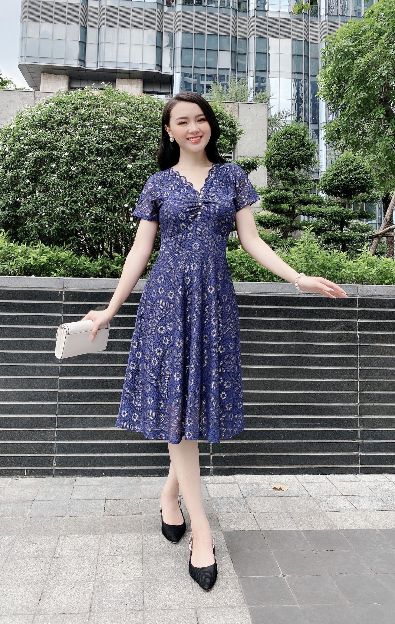 [4.4 Hoàn tiền 15%]ĐẦM REN CỔ V PHỐI NGỌC - DAM 0020