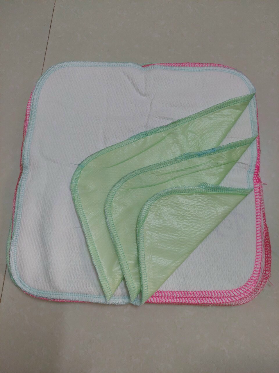 10 chiếu lót chống thấm đôremon cho bé ( 30x30cm )