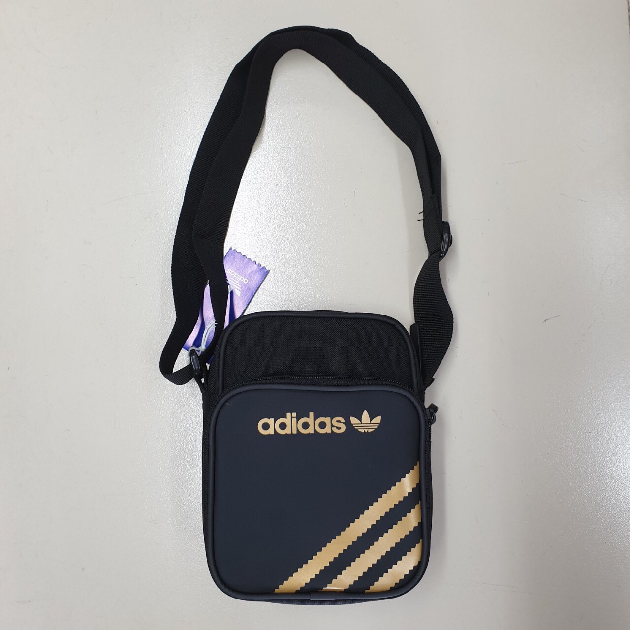 Túi đeo chéo nam Adidas Classic Mini Bag