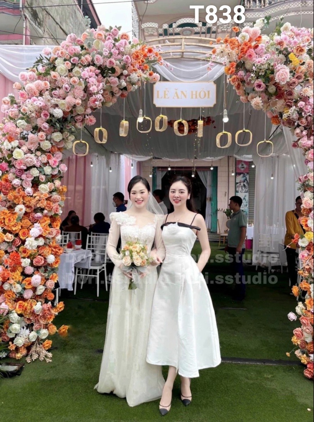 Đầm dự tiệc dáng xoè 2 dây gấm tapta cài hoa có mút ngực kèm phụ kiện hình chụp thật T838