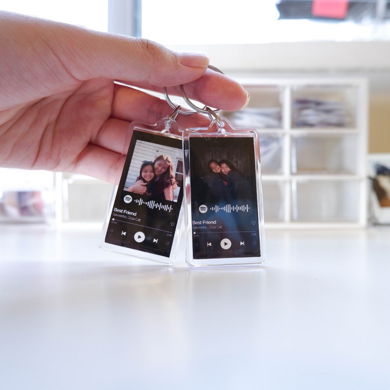 Móc khóa handmade bài hát Spotify theo yêu cầu