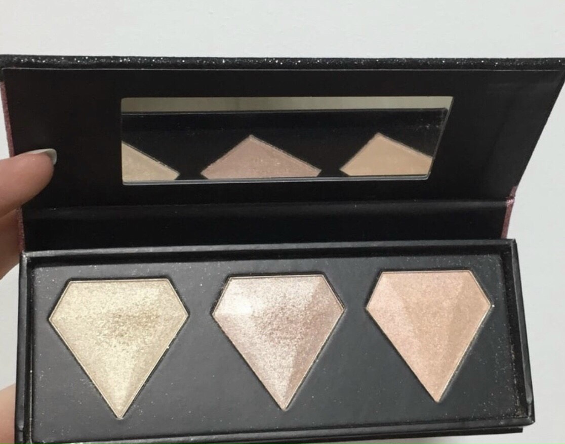 Phấn Bắt Sáng Catrice Cosmetics Highlighter Trio USA - 8.5g