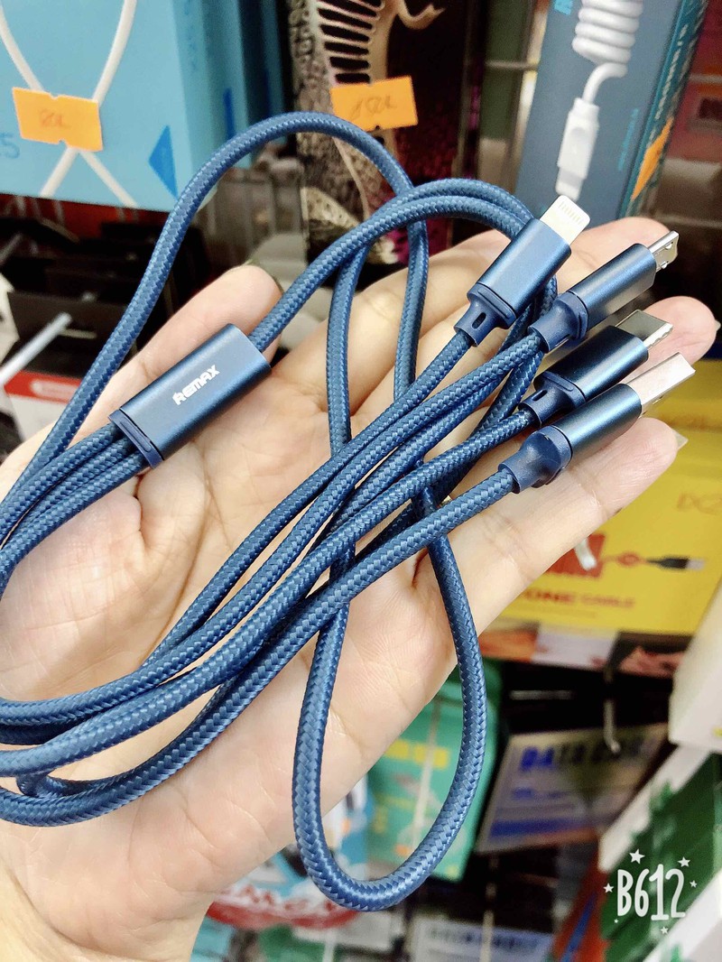 [HCM]Cáp Sạc Remax 3 Đầu RC-131TH Iphone - Micro usb - Type C  BH 3 tháng 1 đổi 1 - Hoàng Yến Computer