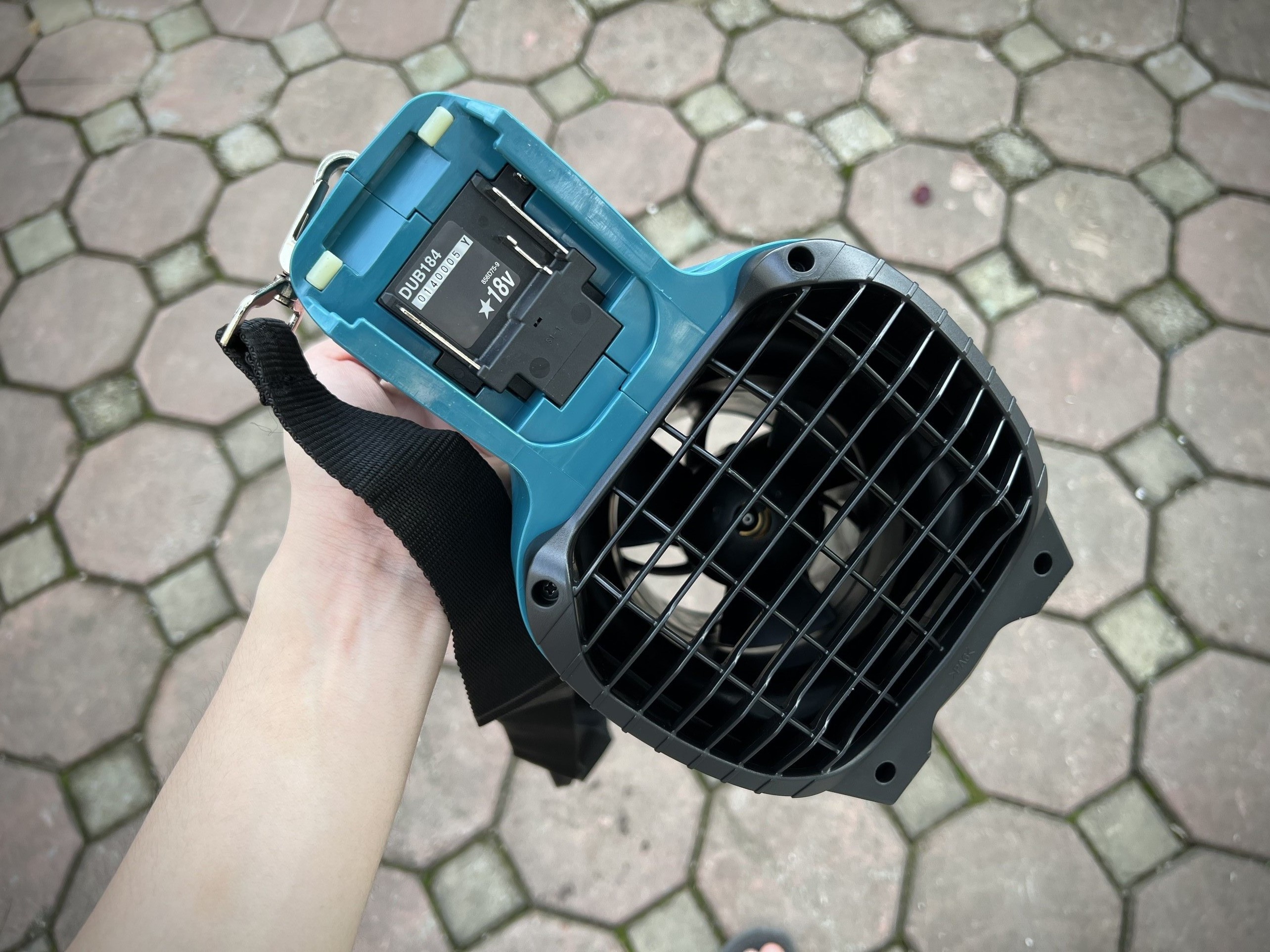 Makita DUB184 Máy thổi lá/bụi dùng pin 18V