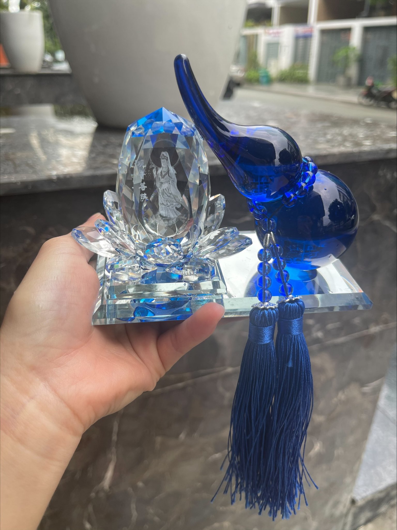 Tượng nước hoa hồ lô quan âm trong để taplo xe ô tô - tượng nước hoa quan âm mùi hương dịu nhẹ để xe hơi