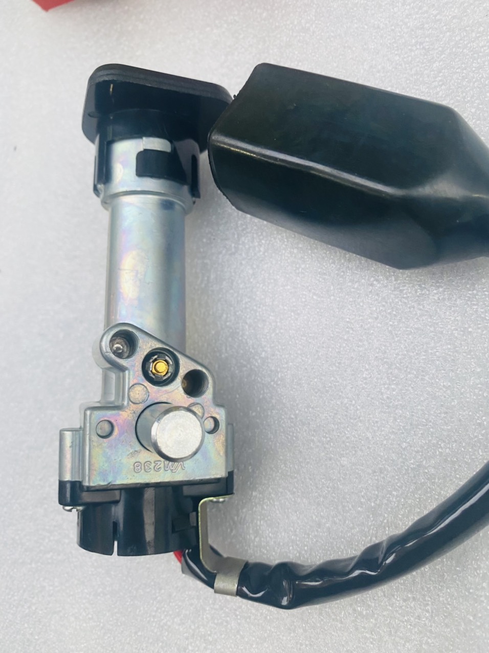 BỘ Ổ KHOÁ XE MAX 3 TRUNG QUỐC ( KHOÁ MÁY DƯỚI CỐP )