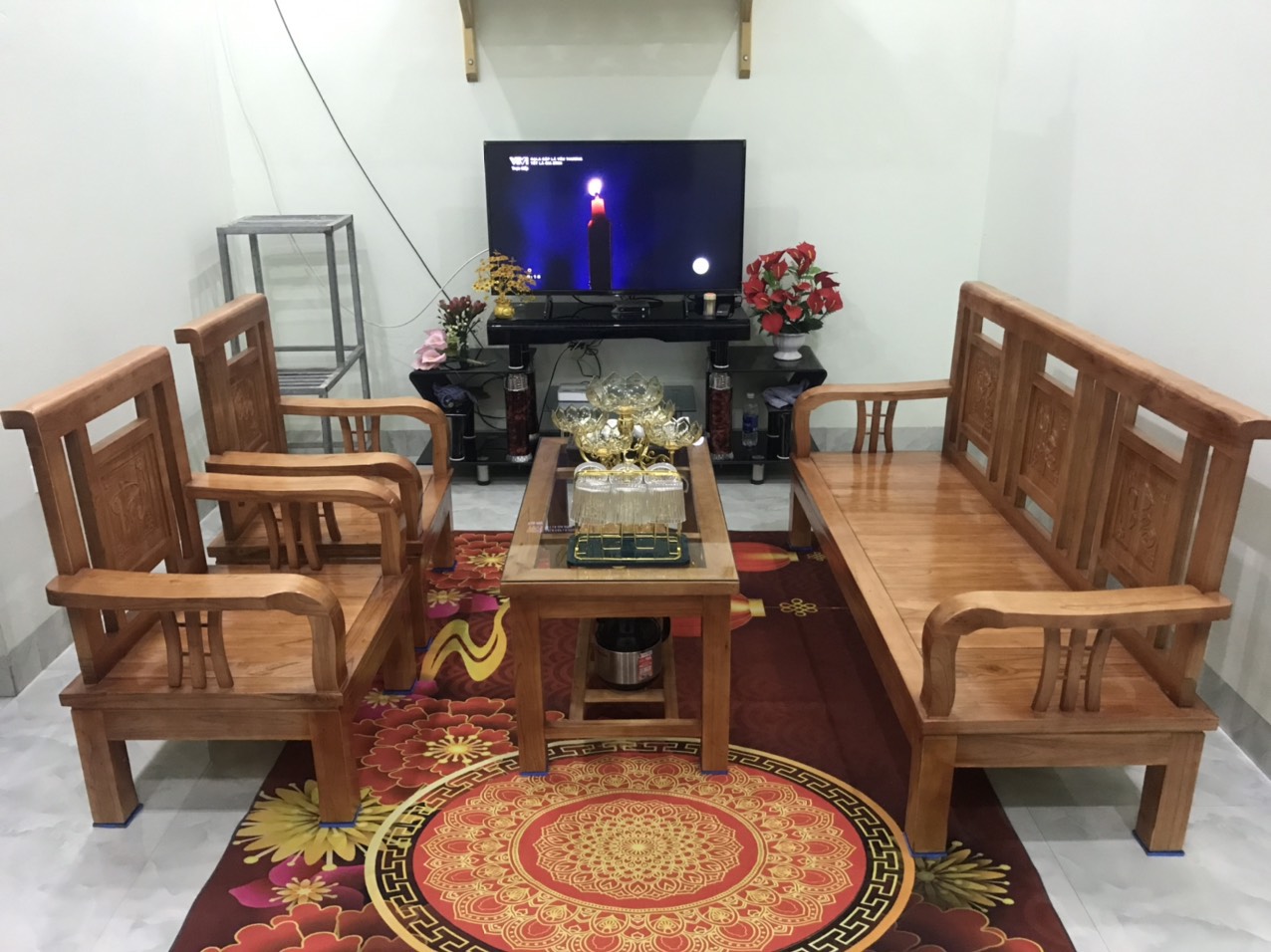 Bộ bàn ghế gỗ xoan phòng khách