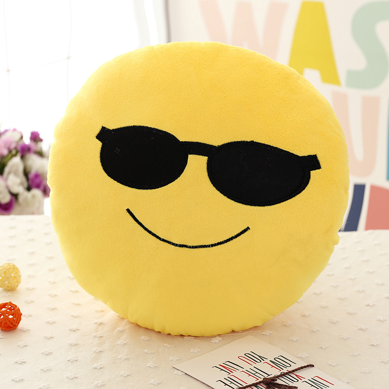 QQ emoji hand warmer pillow doll can be inserted emoji spoof emoji doll plush toy can add logo. 