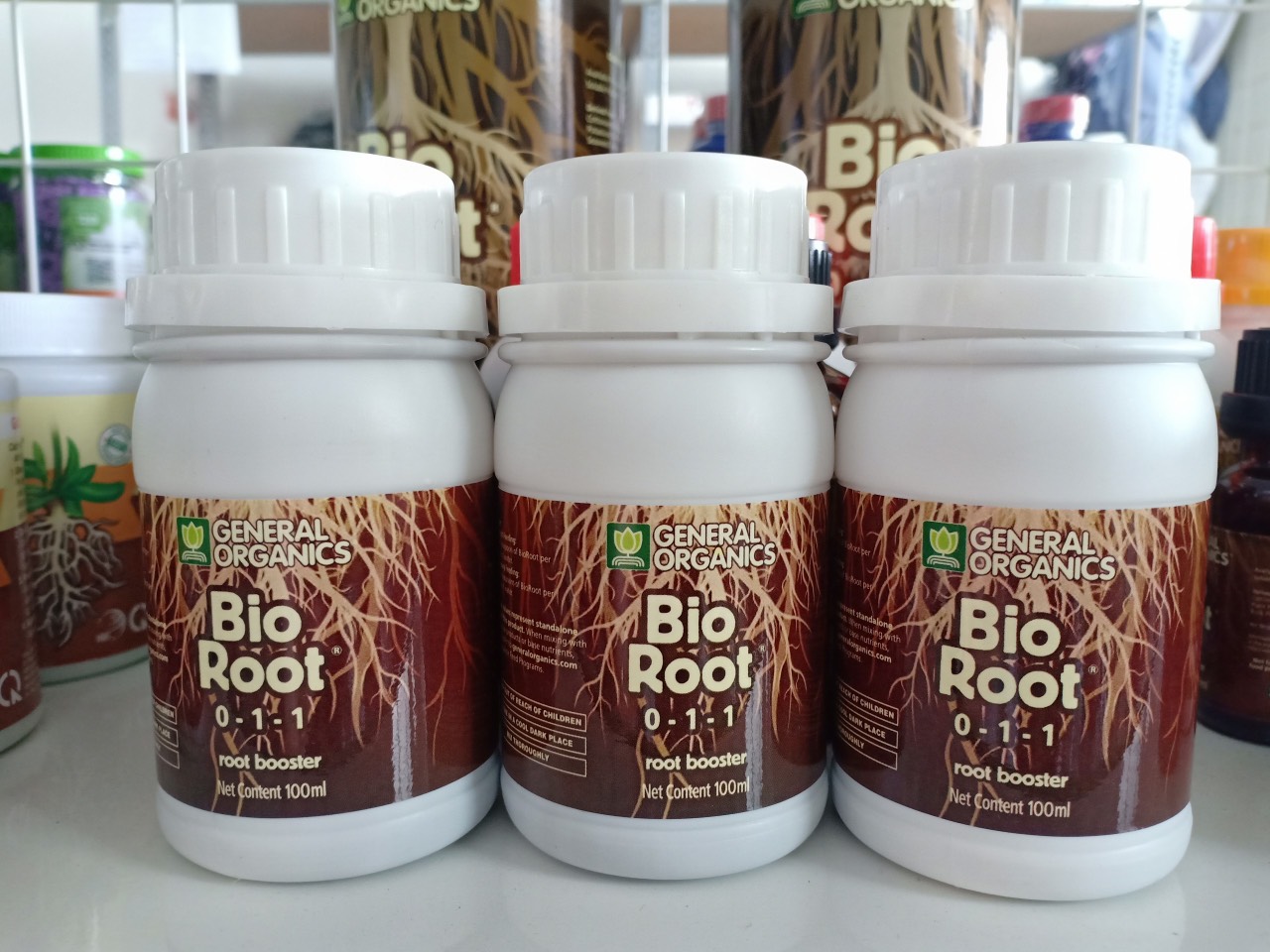 Chế phẩm kích rể siêu mạnh nhập khẩu mỹ bio- root chai 0-1-1, 100ml sản phẩm kích rể , giúp cây phát triển khỏe mạnh