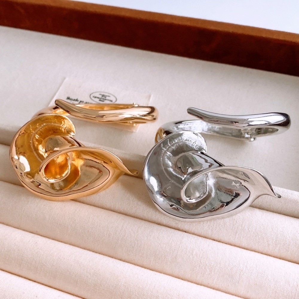 Simple%20Metal%20Irregular%20Flower%20Wide%20Open%20Bangle%20Alloy%20Flower%20Leaf%20Flower%20Cuff%20Bangles%20Europe%20American%20Style%20Minority%20Design%20Exaggerated%20Bracelet%20Girls%20-%20Image%205