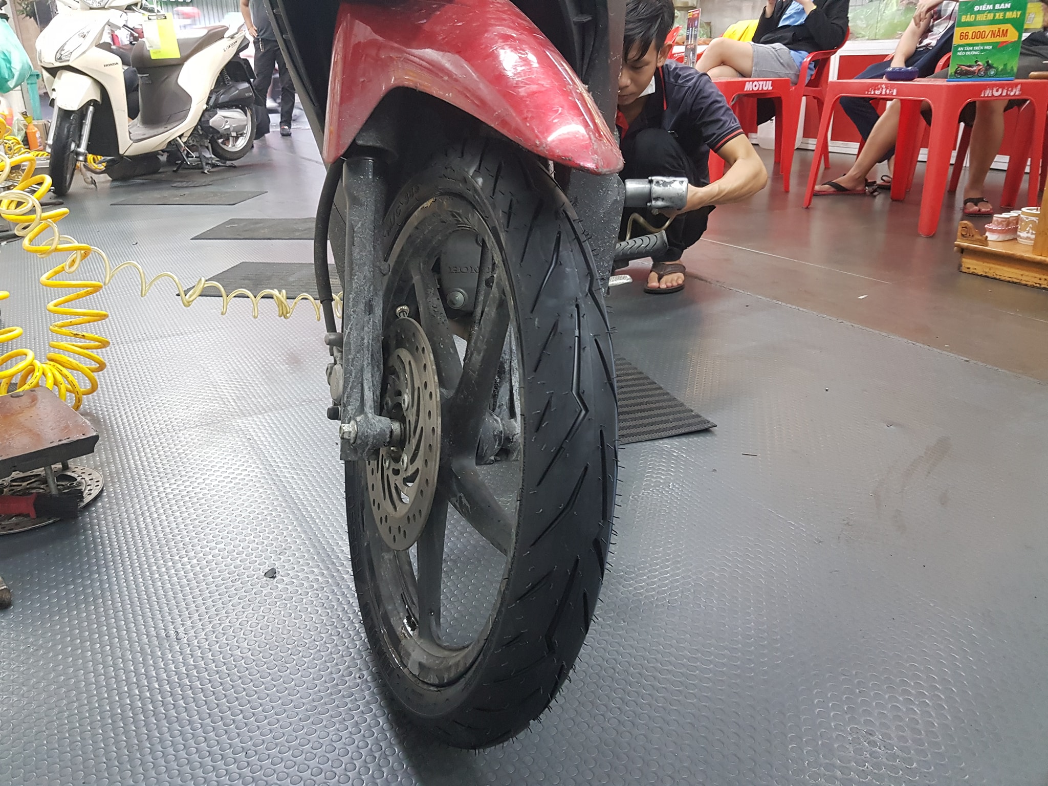 Vỏ Pirelli 70/90-17 Diablo Rosso Sport (150022)