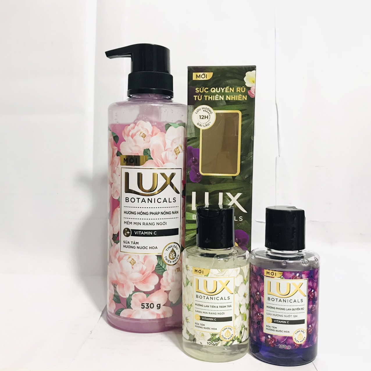 Sữa tắm nước hoa thơm Lux Botanicals (570g/chai)
