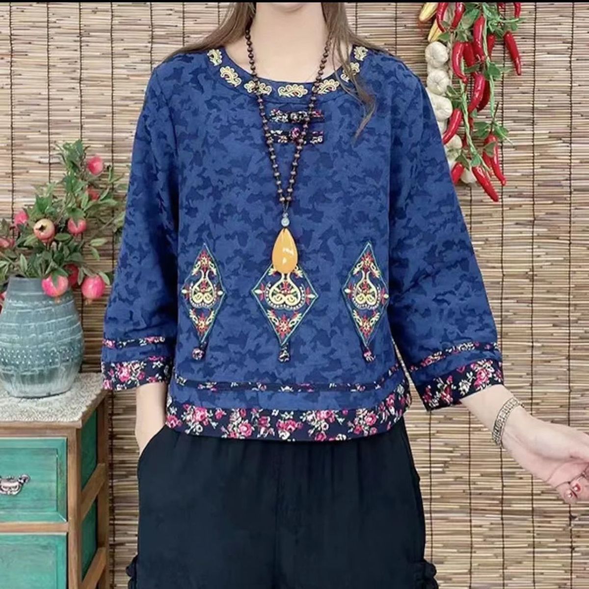 WhiteTime Spring and Autumn New Vintage Embroidered Disc Button Shirt Casual Loose Five-point Sleeve Shirt Women's Round Neck Long Sleeve T-shirt All Match Inside The Shirt301T3383