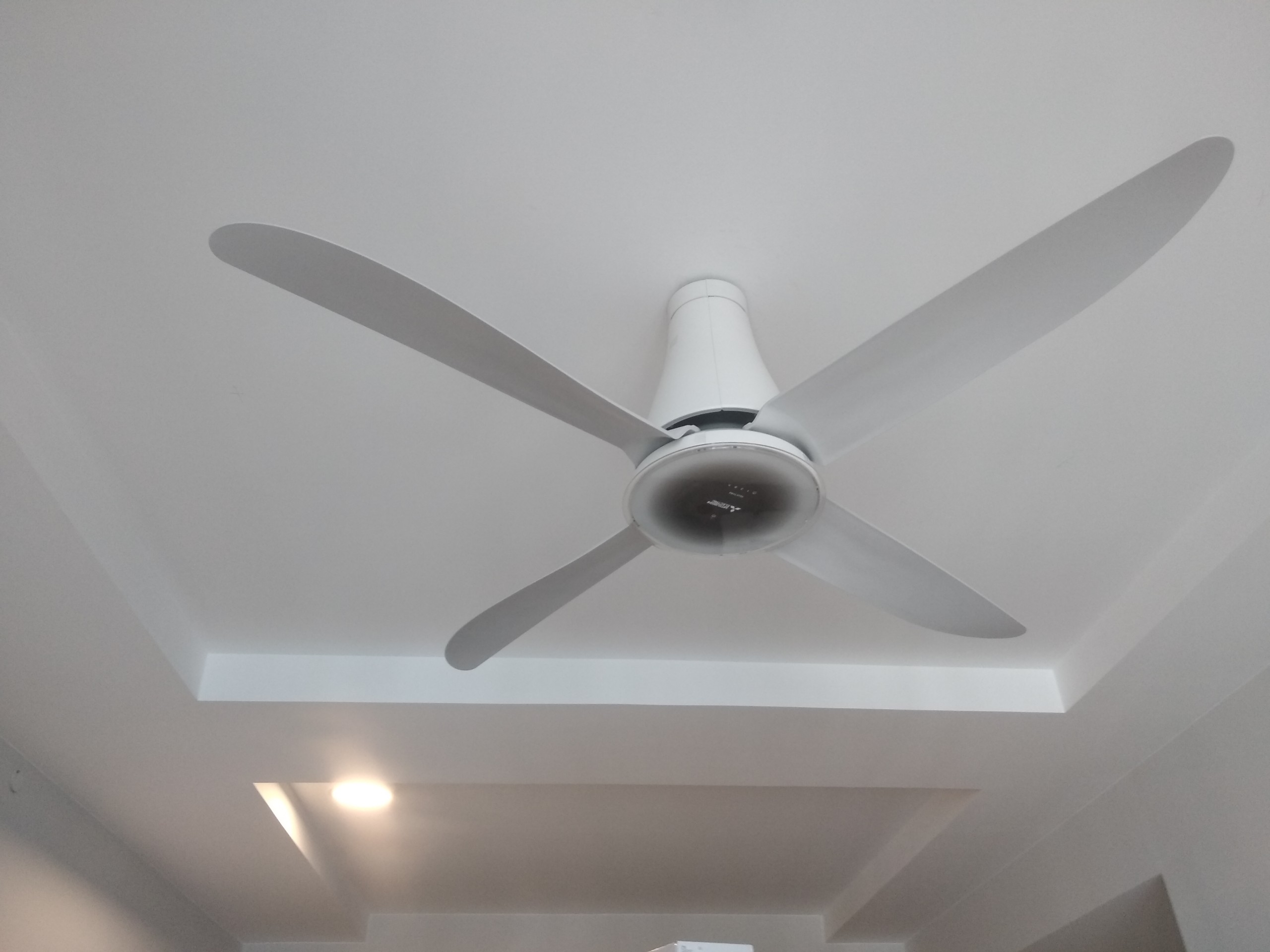 [HCM]Quạt trần Mitsubishi C56-RA4 (màu trắng)