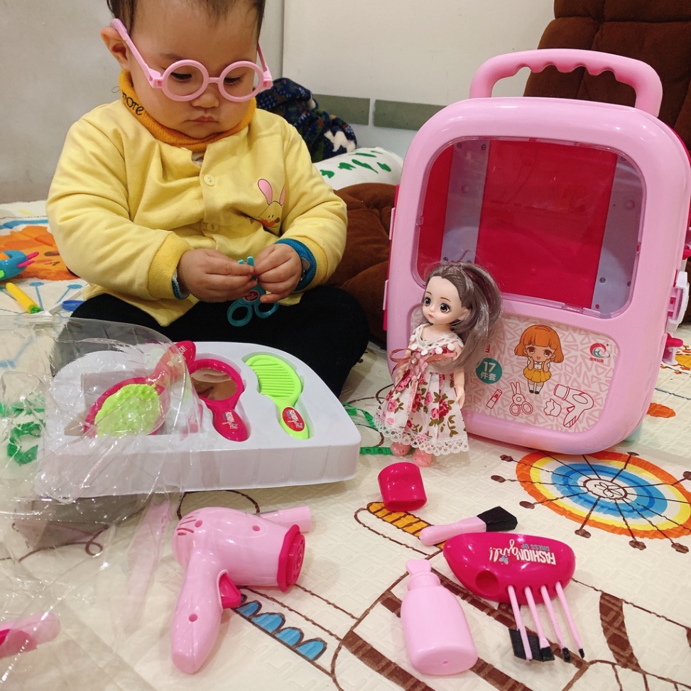 ĐỒ CHƠI VALI KÉO TRANG ĐIỂM BÚP BÊ