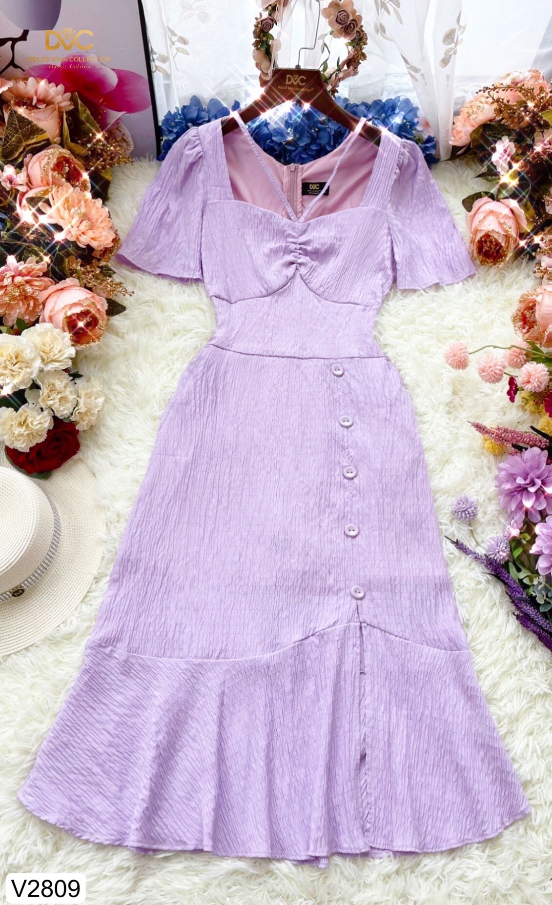 VÁY TÍM CỔ VUÔNG ĐÍNH CÚC V2809 - DOLCE VIVA COLLECTION