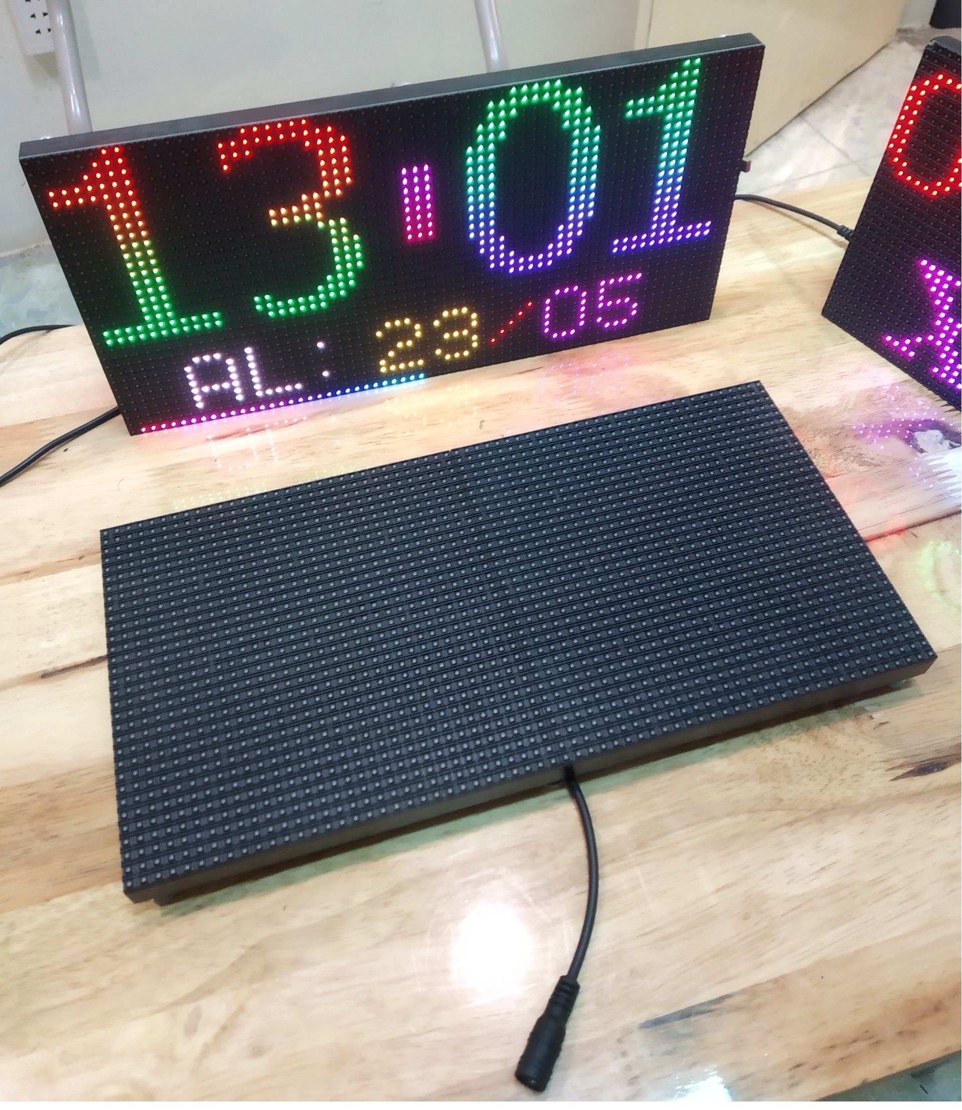 Mạch đồng hồ led matrix treo tường led p5 p10