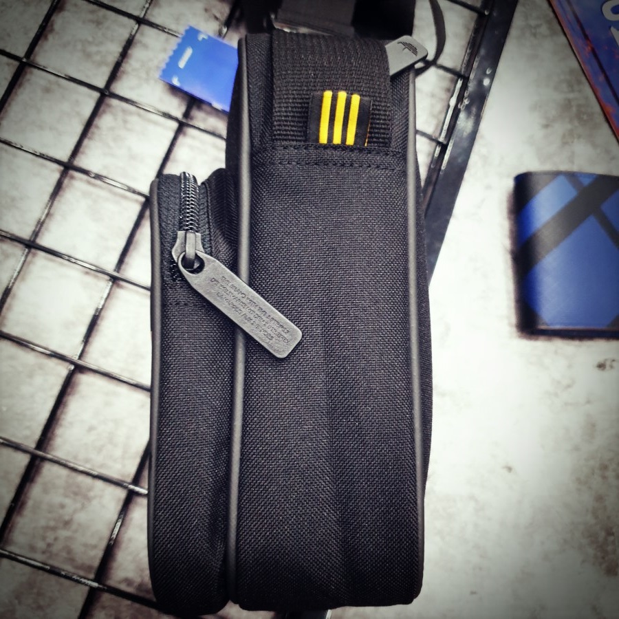 Túi đeo chéo nam Adidas Classic Mini Bag