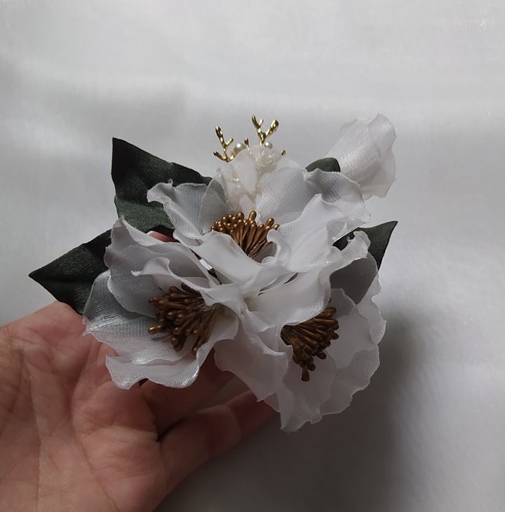 Hoa cài áo hadmade Cato màu trắng