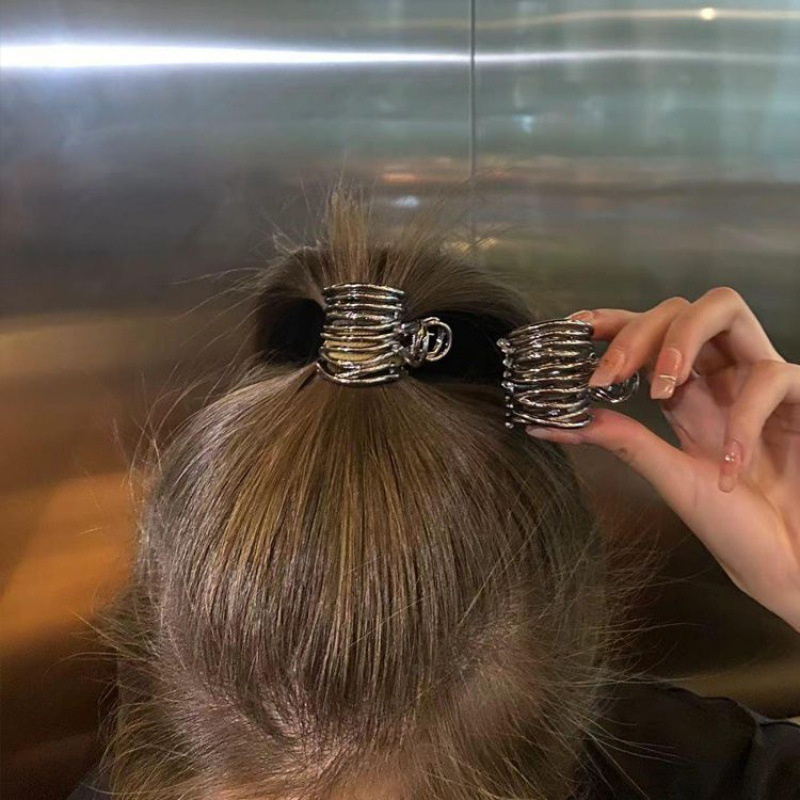 Cutout%20Metal%20High%20Ponytail%20Grab%20Clip%20Hair%20Clip%20Fayshow%20-%20Image%202
