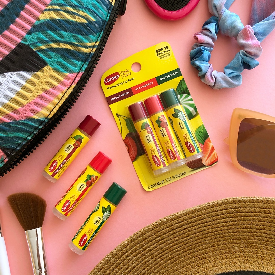 Son dưỡng môi CARMEX CLASSIC LIP BALM Americarevn (dạng thỏi, tuýp, không màu - 15g- Bill Mỹ)