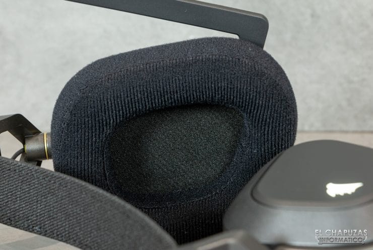 Tai nghe Corsair HS80 RGB Wireless