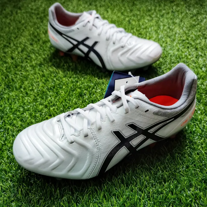 asics futsal shoes