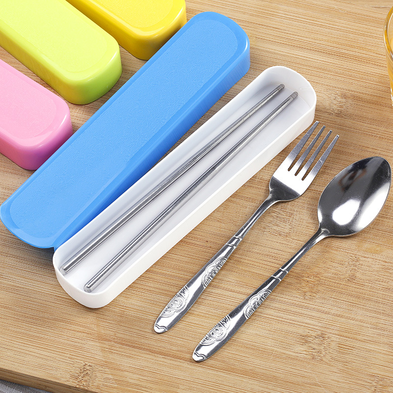 Đũa Thìa Dĩa Hoa Văn INOX Có HỘP Đựng