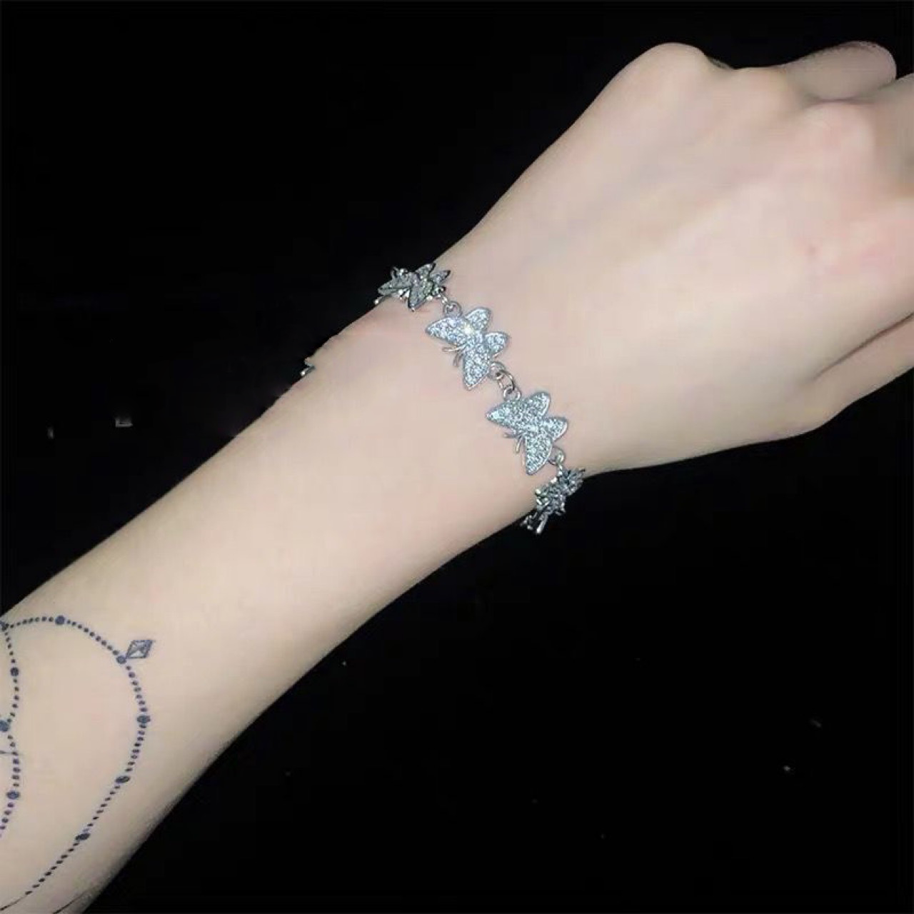 vòng tay bướm blink lấp lánh
