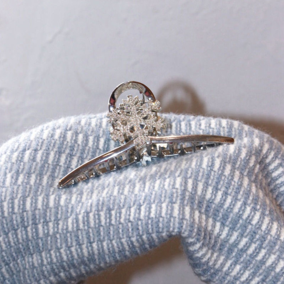 Crystal%20Flower%20Hair%20Accessories%20For%20Girls%20Large%20Size%20Black%20Metal%20Hair%20Claw%20High-end%20Back%20of%20Head%20Hair%20Clip%20Women's%20Headwear%20High-end%20Flower%20Butterfly%20Crystal%20Large%20Hair%20Claw%20Black%20Metal%20Hair%20Grabber%20for%20the%20Back%20of%20Women's%20Head%20Simple%20Hair%20Accessories%20-%20Image%205