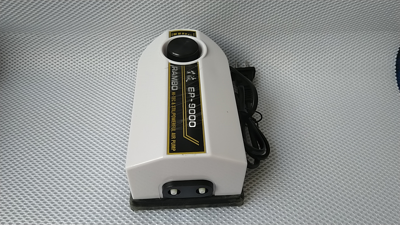 Máy thổi khí giảm ồn Atman EP-9000 dùng cho bể cá.