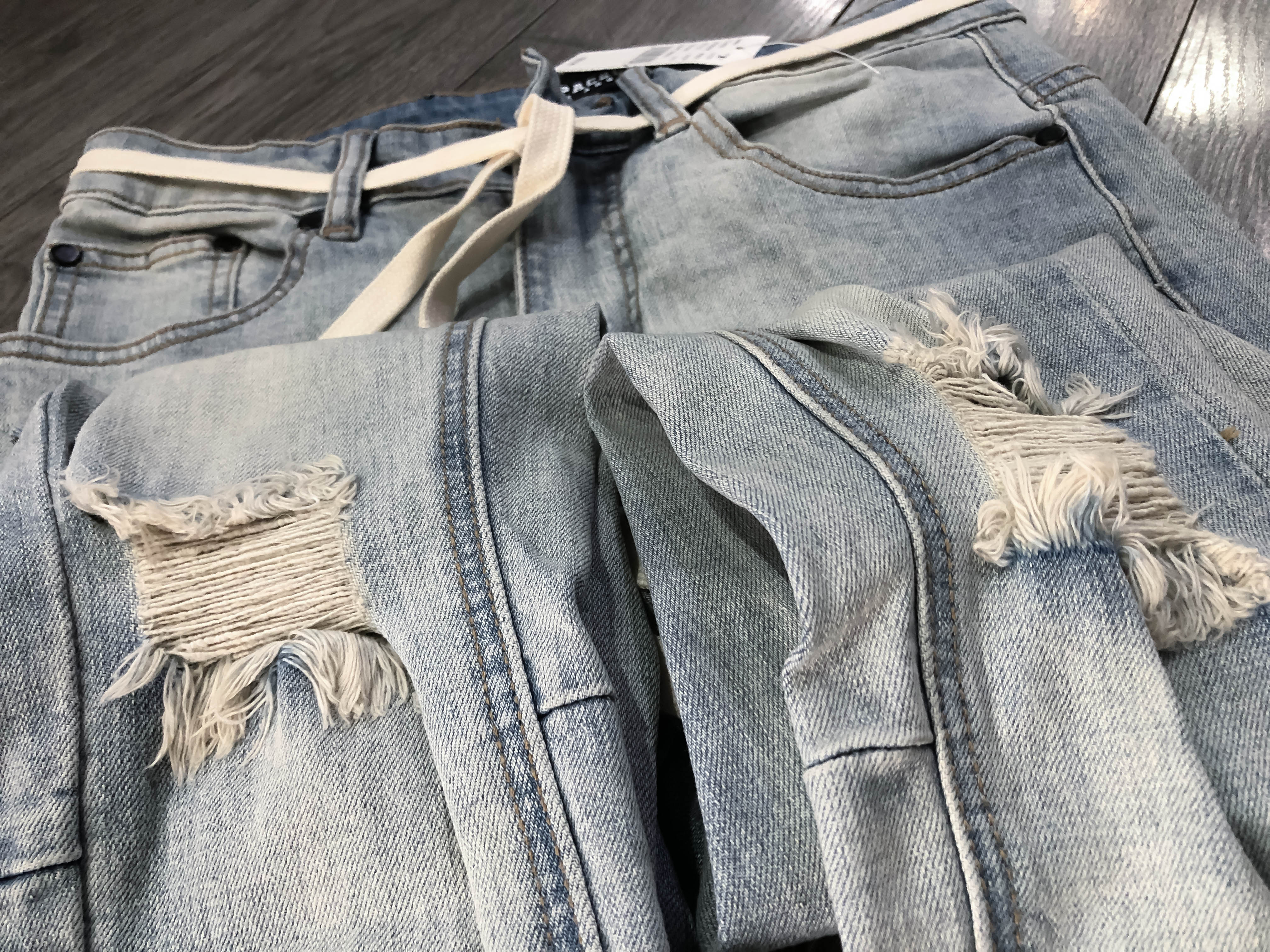 Quần Jean Blue rách gối PACSUN