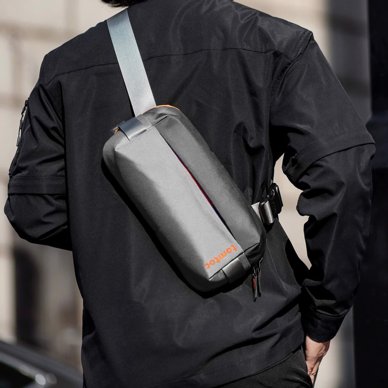 Túi đeo chéo TOMTOC Lightweight Codura Sling Bag