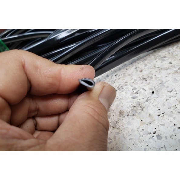 DÂY NẸP VIỀN CỐP XE BẰNG CAO SU ĐEN