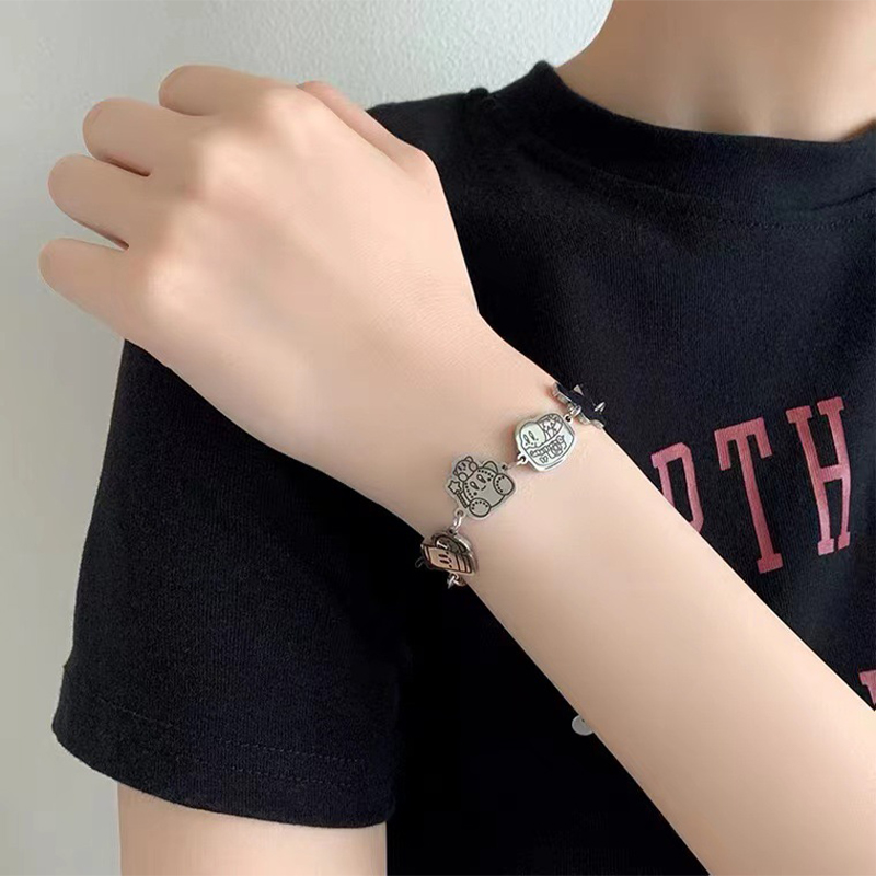 Stray%20Kids%20Bracelet%20Korea%20Boy%20Band%20Bracelets%20For%20Woman%20Bang%20Chan%20Lee%20Min-Ho%20Seo%20Chang-Bin%20Metal%20Accesorios%20Jewelry%20Han%20Ji%20Sung%20-%20Image%202