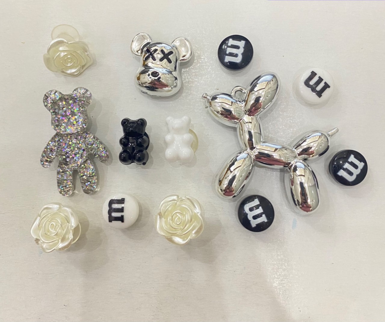 [Bộ 15 CÁI] Sticker Charn Nổi mino bạc Gắn Dép Crocs