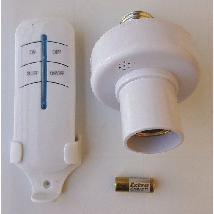 [Có bán kèm bóng LED] Đui Đèn Điều Khiển Từ Xa (Tặng kèm pin tiểu)
