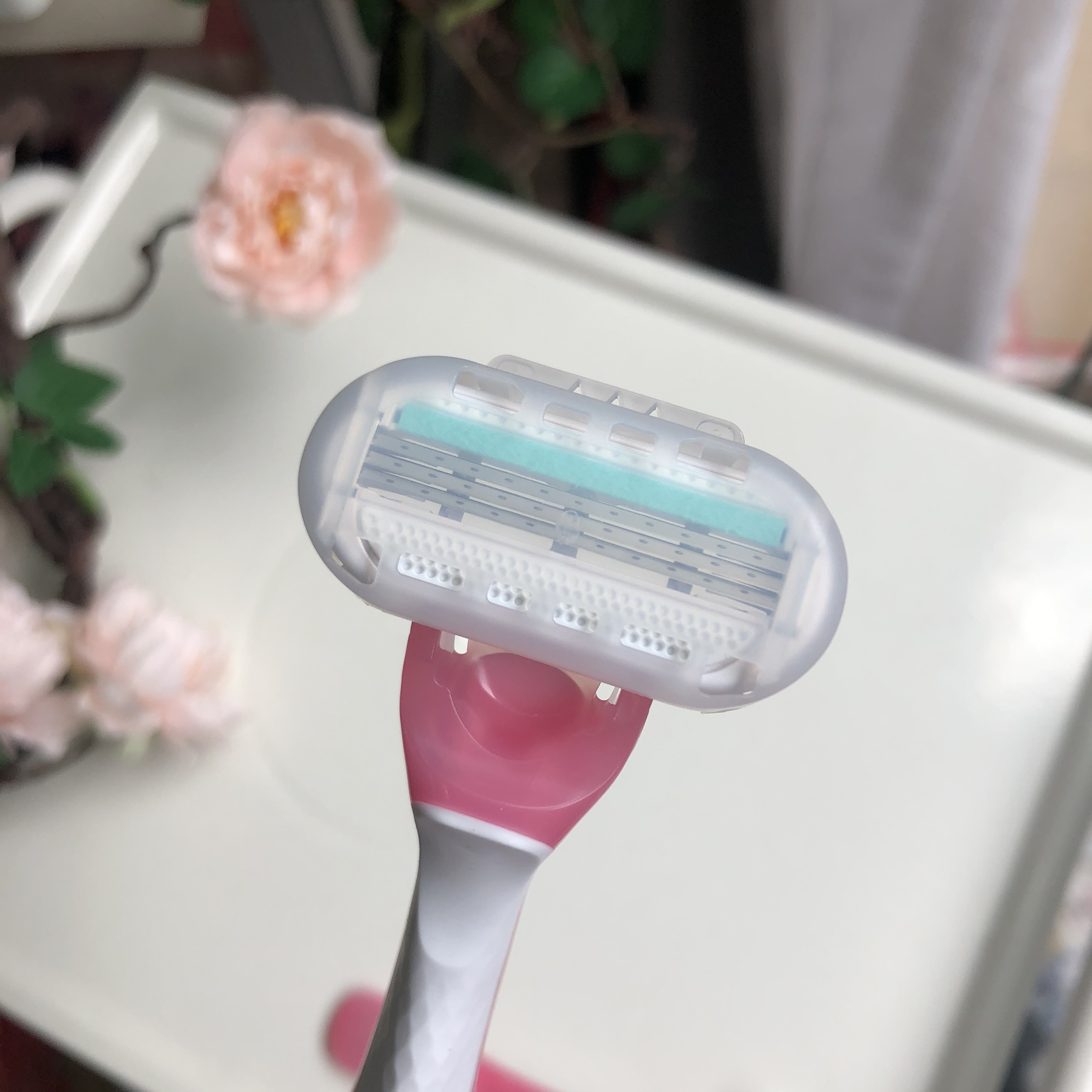 Dao cạo Venus Gillette dòng Sensitive chuyên dụng cho nữ