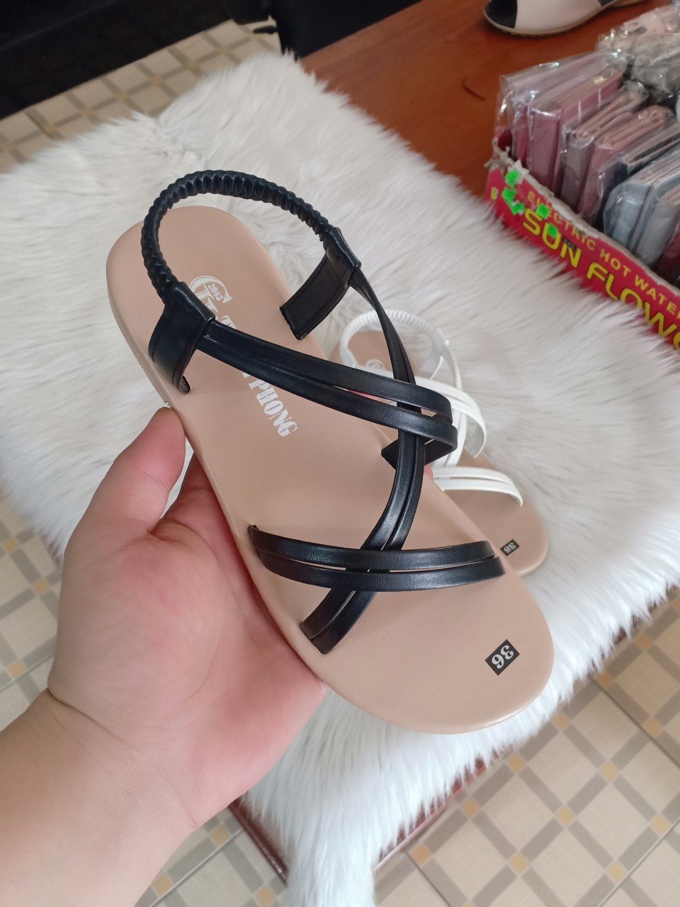 GIÀY SANDAL NỮ ĐẾ BỆT 2 DÂY ĐAN CHÉO