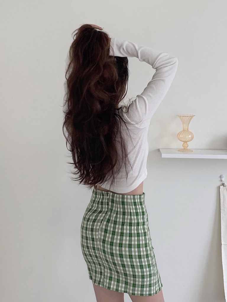 Áo Croptop tay dài có nút - Trắng